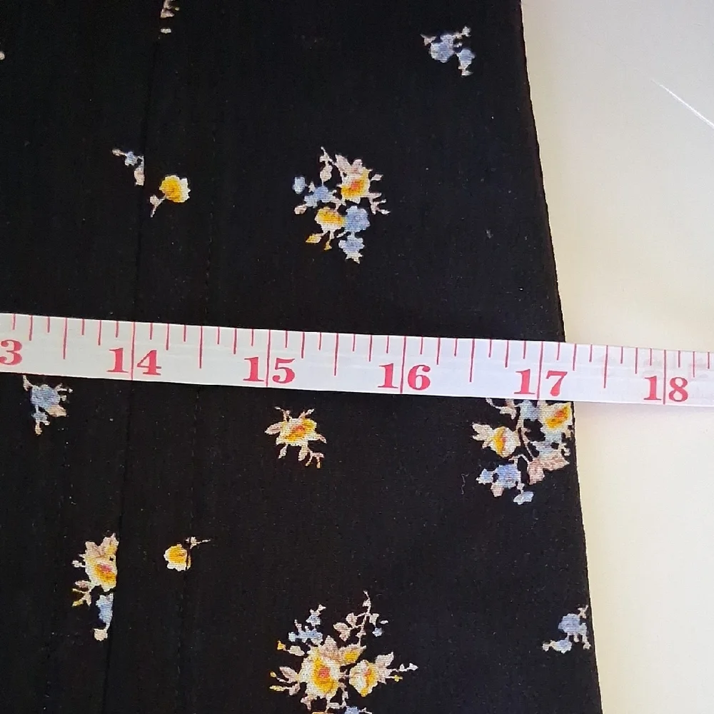 Forever 21 Black Floral Mini Skirt